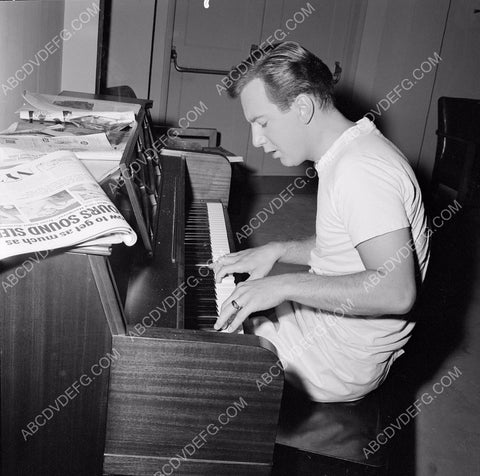 candid Bobby Darin sitting at the piano 8b20-5055