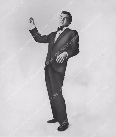 Bobby Darin full length portrait 8b20-5070