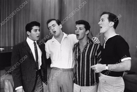 Bobby Darin and friends singing away 8b20-5090