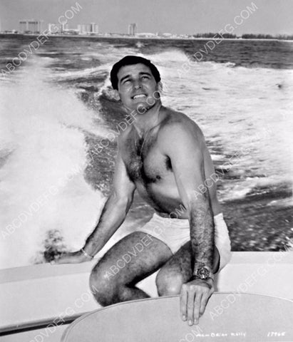 Brian Kelly taking in some sun on the boat TV Flipper 8b20-5170