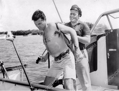 Brian Kelly getting ready to dive Thunder Island 8b20-5200