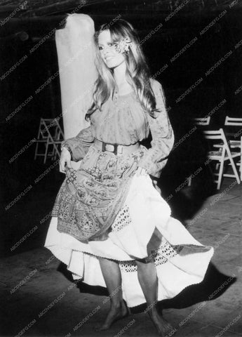 candid Brigitte Bardot pic 8b20-5321