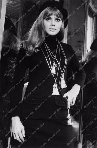beautiful Britt Ekland portrait 8b20-5448
