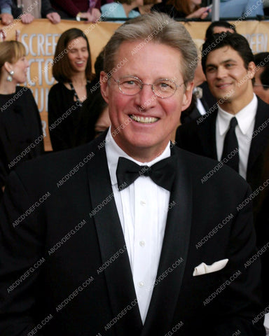 Bruce Boxleitner handsome in tuxedo 8b20-5542