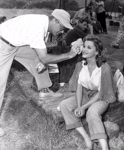 Debra Paget gets makeup touch behind the scenes 8b20-5709