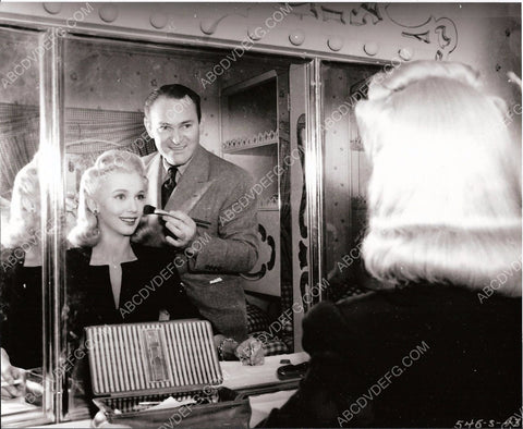 Carole Landis at the makeup table gets a touch-up 8b20-5927