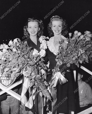Carole Landis and friend flowers to celebrate Liberty Ships 8b20-5935