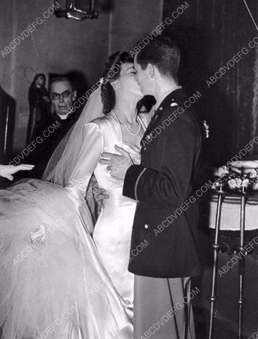 candid Carole Landis just married 8b20-6000