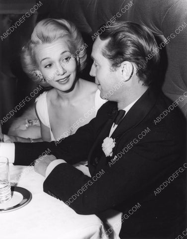 Carole Landis out to dinner w Franchot Tone maybe 8b20-6008