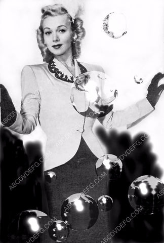 Carole Landis and bubbles 8b20-6014
