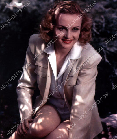 Carole Lombard outdoors pic 8b20-6093
