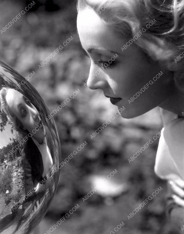 Carole Lombard and a reflective surface 8b20-6104