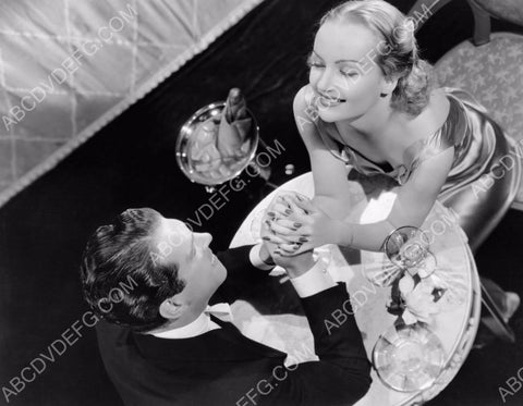 Carole Lombard Fred MacMurray at the breakfast table 8b20-6108