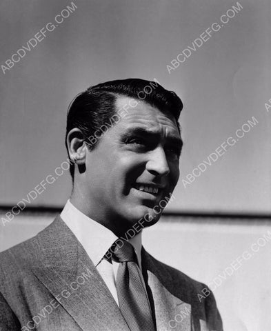 Cary Grant outdoors portrait 8b20-6166