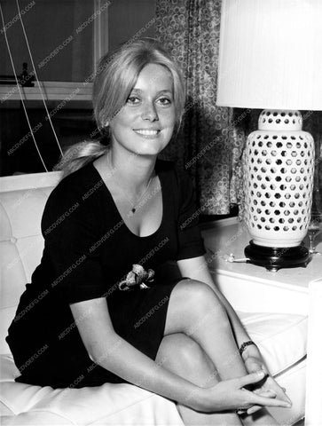 beautiful Catherine Deneuve candid at home 8b20-6213