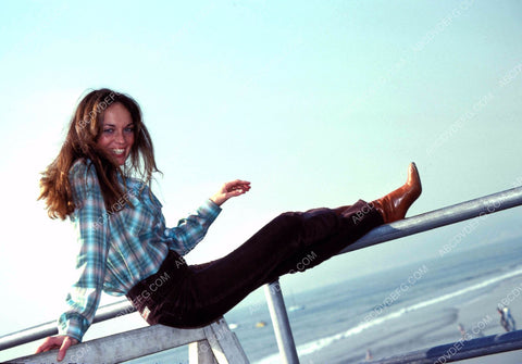 Catherine Bach spends a day at the beach 8b20-6299