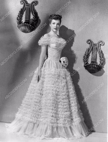 Cathy Downs full length fashion portrait 8b20-6321