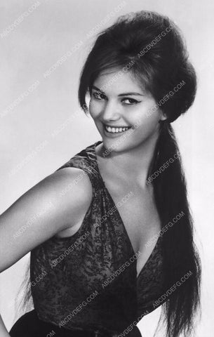 gorgeous Claudia Cardinale portrait 8b20-6453