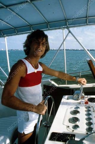 captain Andy Gibb at the boat controls 8b20-6564