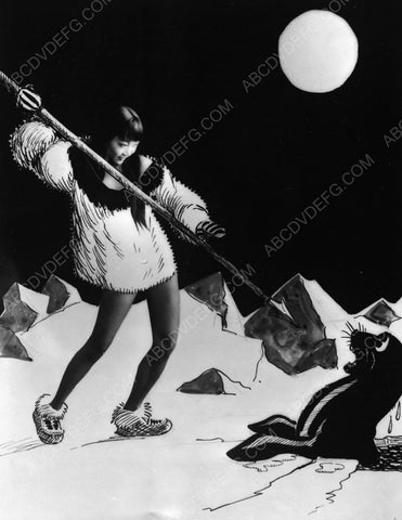 Anna May Wong and a scared seal 8b20-6593