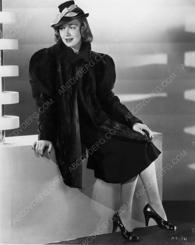 Anne Shirley full length fashion portrait 8b20-6701