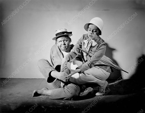 Charles Laughton Elsa lanchester film scene 8b20-6895