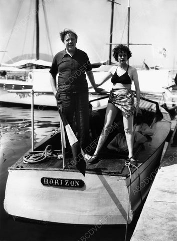 Charles Laughton Elsa Lanchester on their boat Horizon 8b20-6911