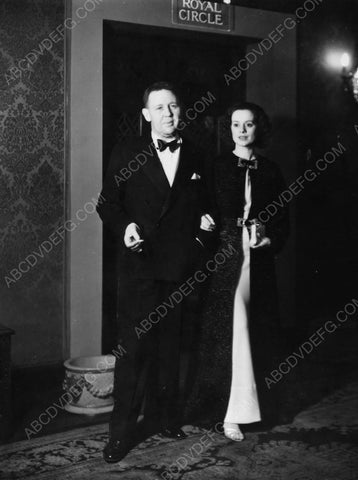 Charles Laughton Elsa Lanchester out for the evening 8b20-6925