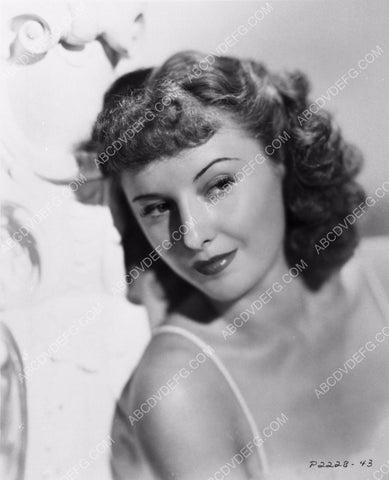 Barbara Stanwyck portrait 8b20-7210
