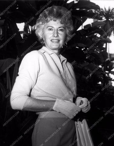 Barbara Stanwyck out for the evening 8b20-7248