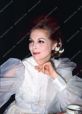 Barbara Bain portrait 8b20-7286
