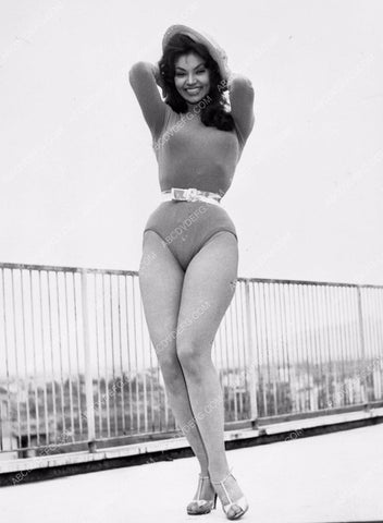 shapely Chelo Alonso in her new swimsuit 8b20-7380