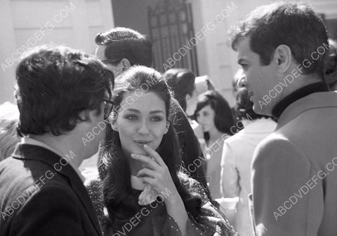 candid Christine Kaufman pic 8b20-7562