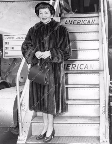 candid Claudette Colbert flies American Airlines 8b20-7712