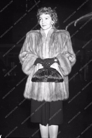 candid Claudette Colbert pic 8b20-7791