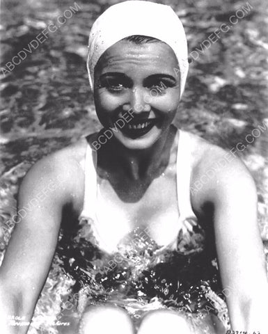 Carole Landis in the swimming pool 8b20-7892