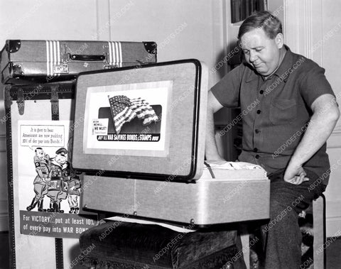 Charles Laughton cool war bond drive pic 8b20-7905