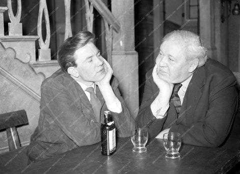 Charles Laughton and friend kill a bottle of booze 8b20-7921
