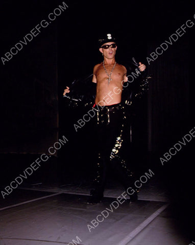 Billy Idol going on stage 8b20-7937