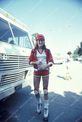 athletic Brooke Shields on her roller skates 8b20-8410