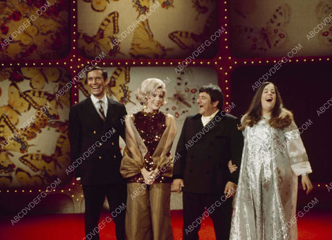 Barbara Bain Martin Landau Buddy Hackett Mama Cass 8b20-8560