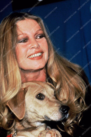 beautiful Brigitte Bardot and her dog 8b20-8617