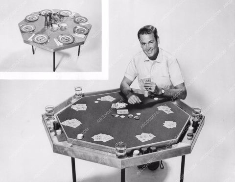 Bob Barker displays card and snack table 8b20-8670