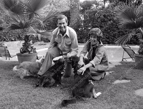 Bob Barker and wife play with their dogs at home 8b20-8675
