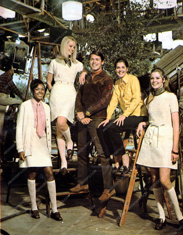 Chad Everett and the babes behind the scenes 8b20-8691