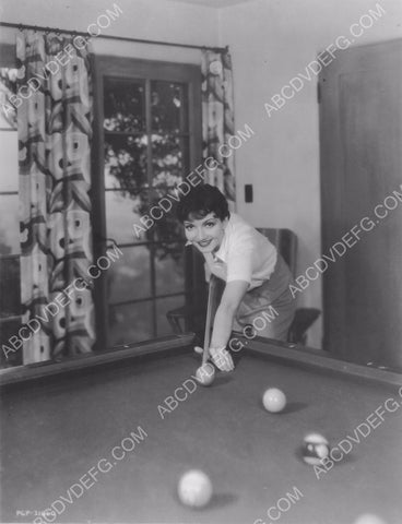 candid Claudette Colbert shoots a little pool 8b20-8865