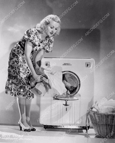 Betty Grable and her new Bendix Home Laundry machine 8b20-8958