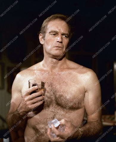 Charlton Heston w a glass and some ice cubes 8b20-9033