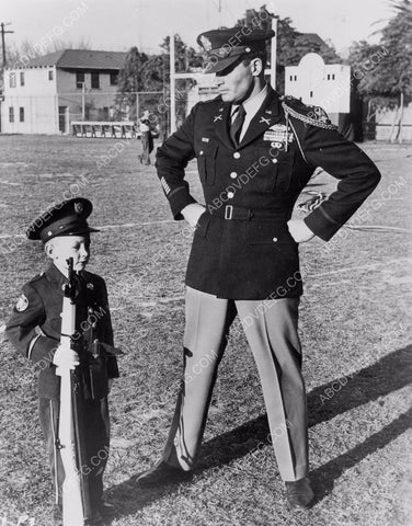 Charlton Heston readies the troops for parade formation 8b20-9036