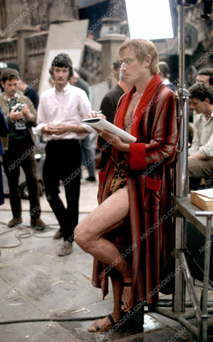 Charlton Heston goes over some notes film Ben-Hur 8b20-9041